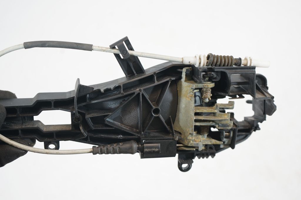 Front door exterior handle/bracket (6)