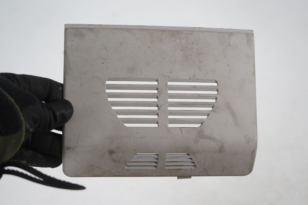 Trunk/boot side trim panel (5)