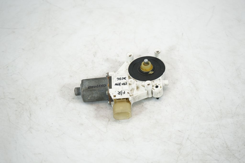 Front door window regulator with motor (3)