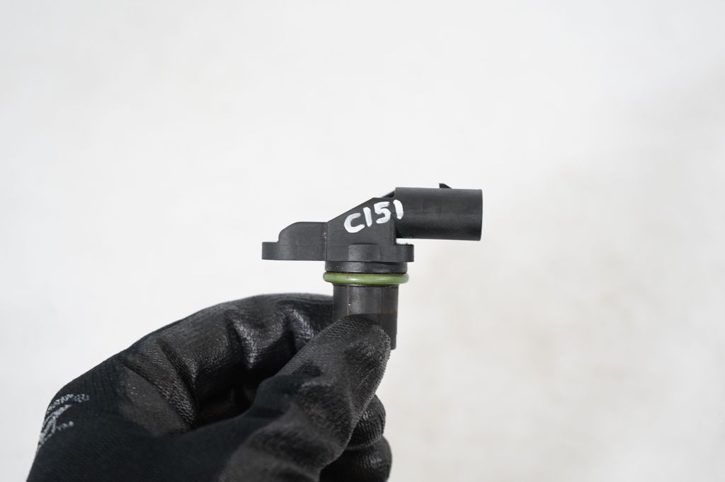 Camshaft position sensor (9)