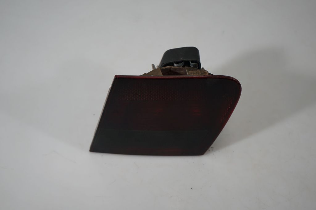 Tail light bulb cover holder (3)