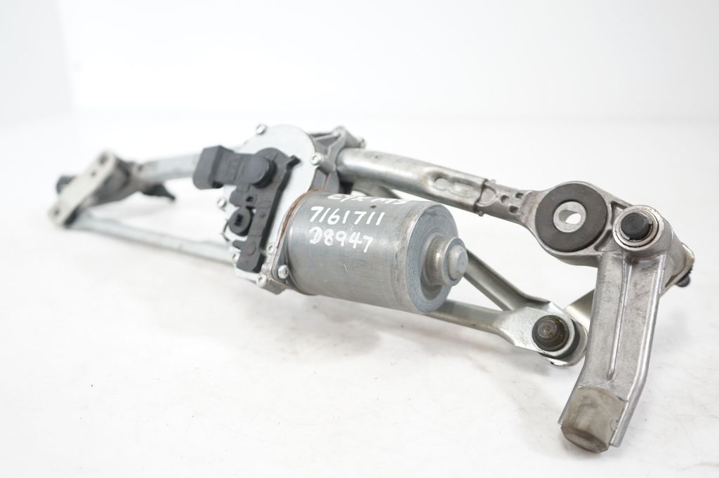 Front wiper linkage and motor (7)