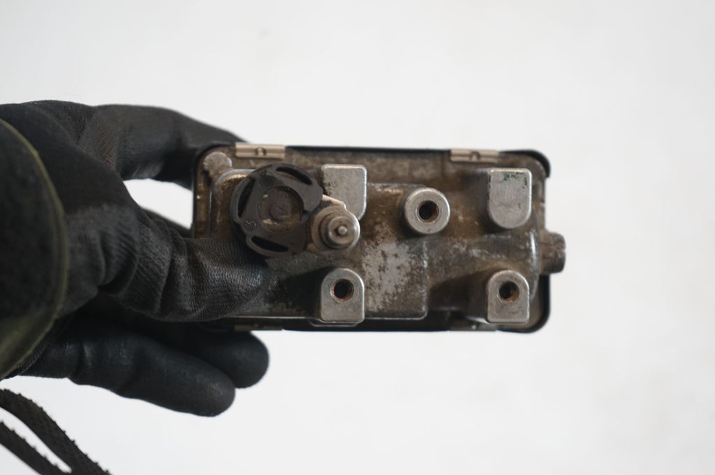 Turbine electric control actuator (6)