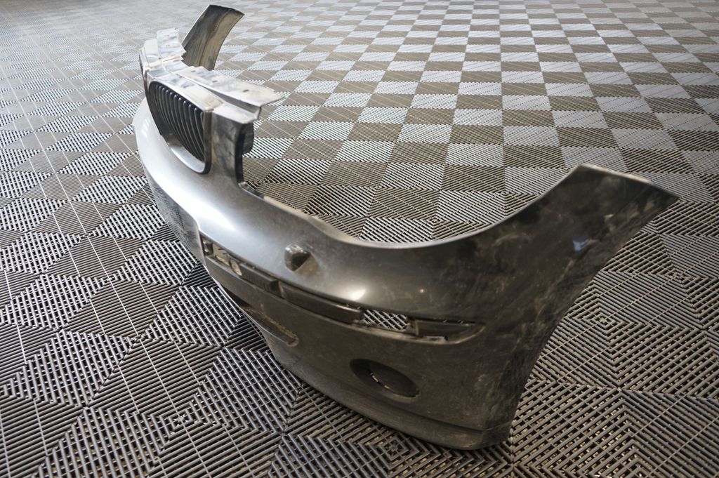 Front bumper (3)