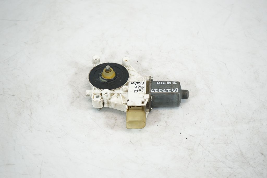 Front door window regulator with motor (3)