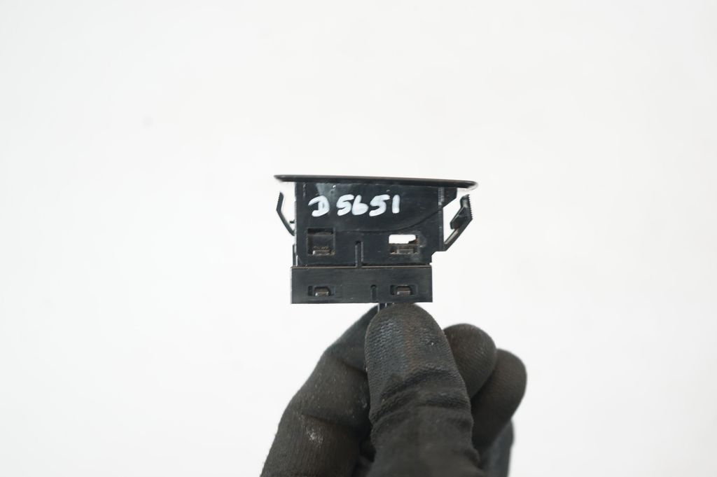 Electric window control switch (8)