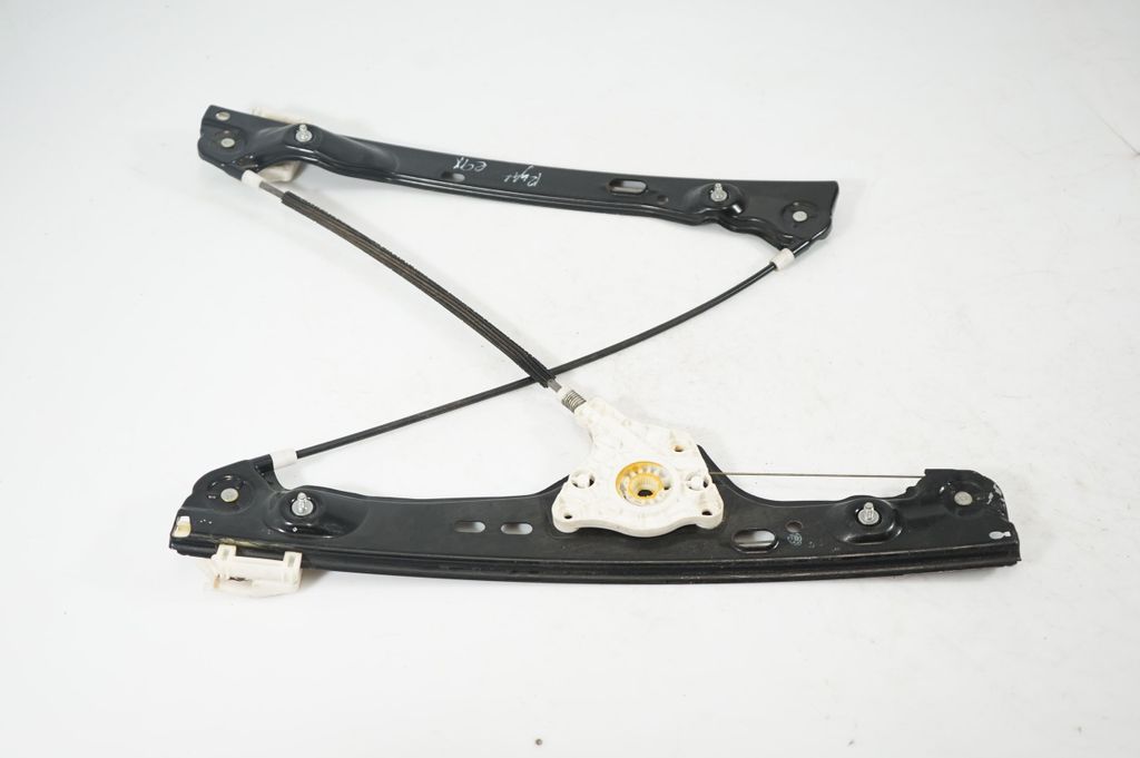 Front door window regulator with motor (5)