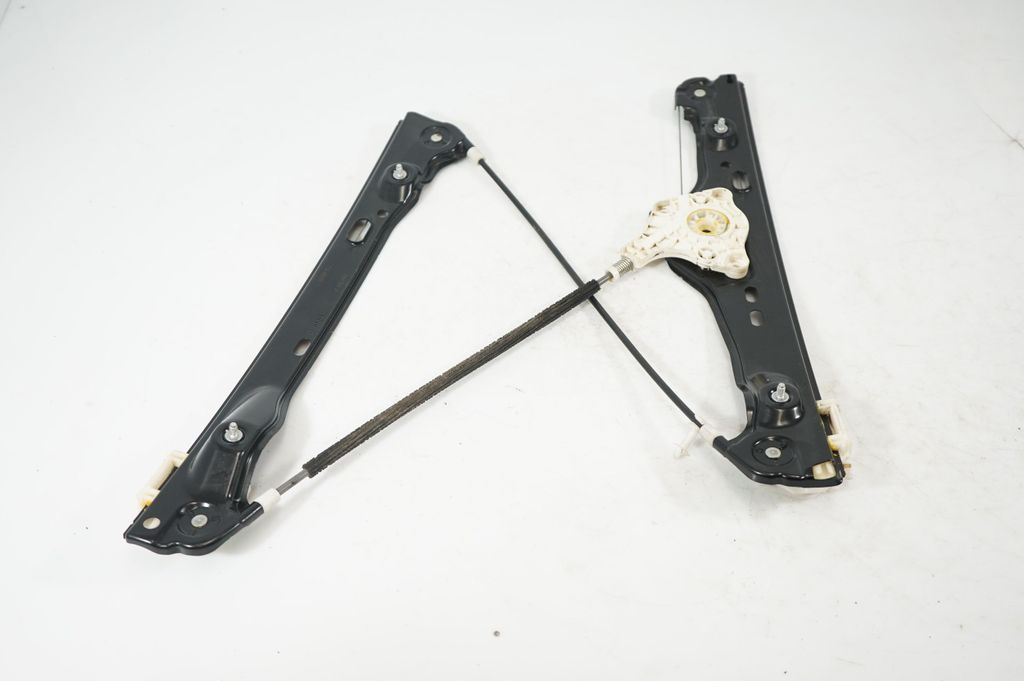 Front door window regulator with motor (5)