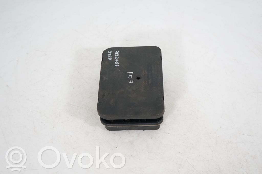 Quarter panel pressure vent (2)