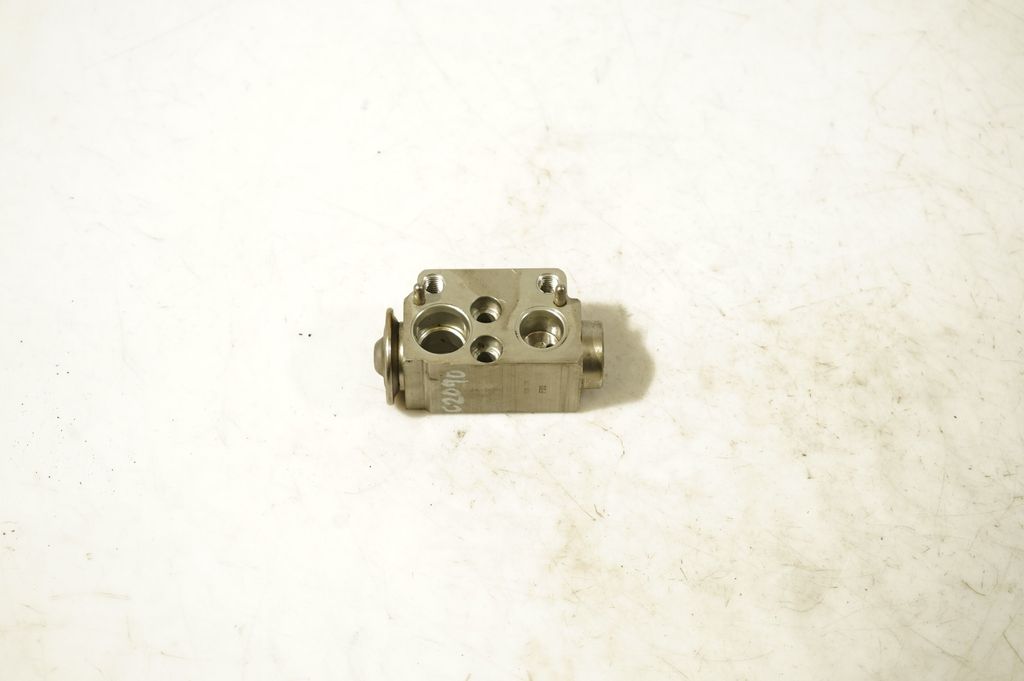 Air conditioning (A/C) expansion valve (3)