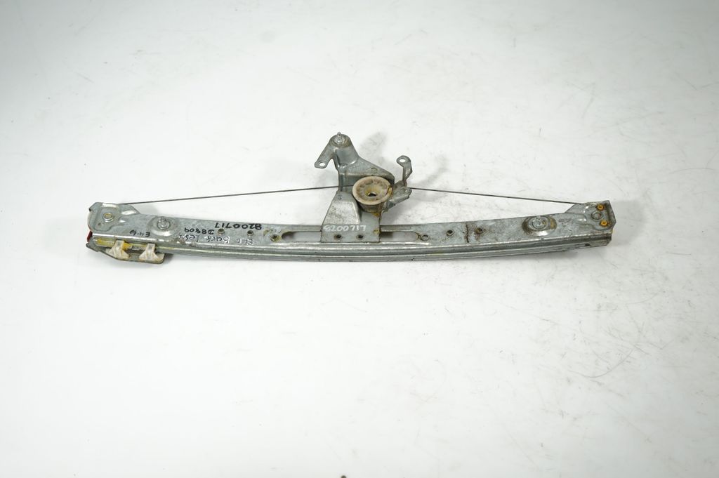 Rear door window regulator with motor (3)