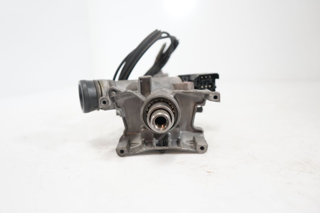 Steering wheel axle (7)