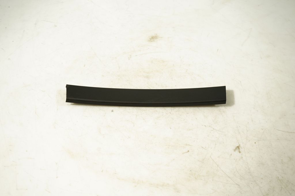 Other rear door trim element (5)