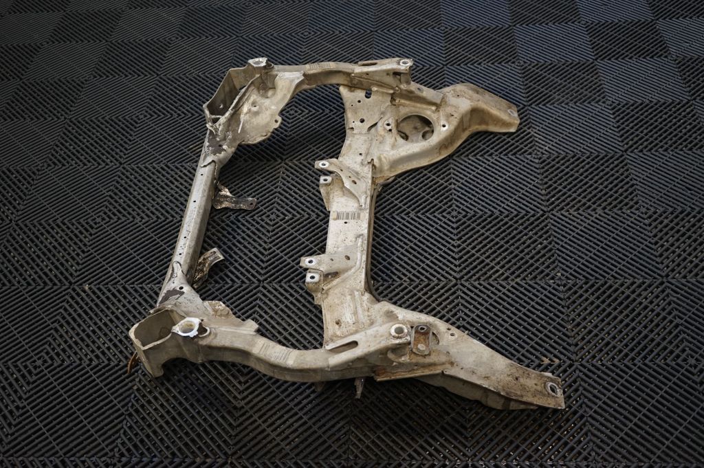 Front subframe (4)