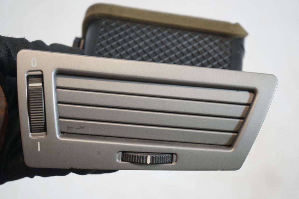 Dashboard side air vent grill/cover trim (7)
