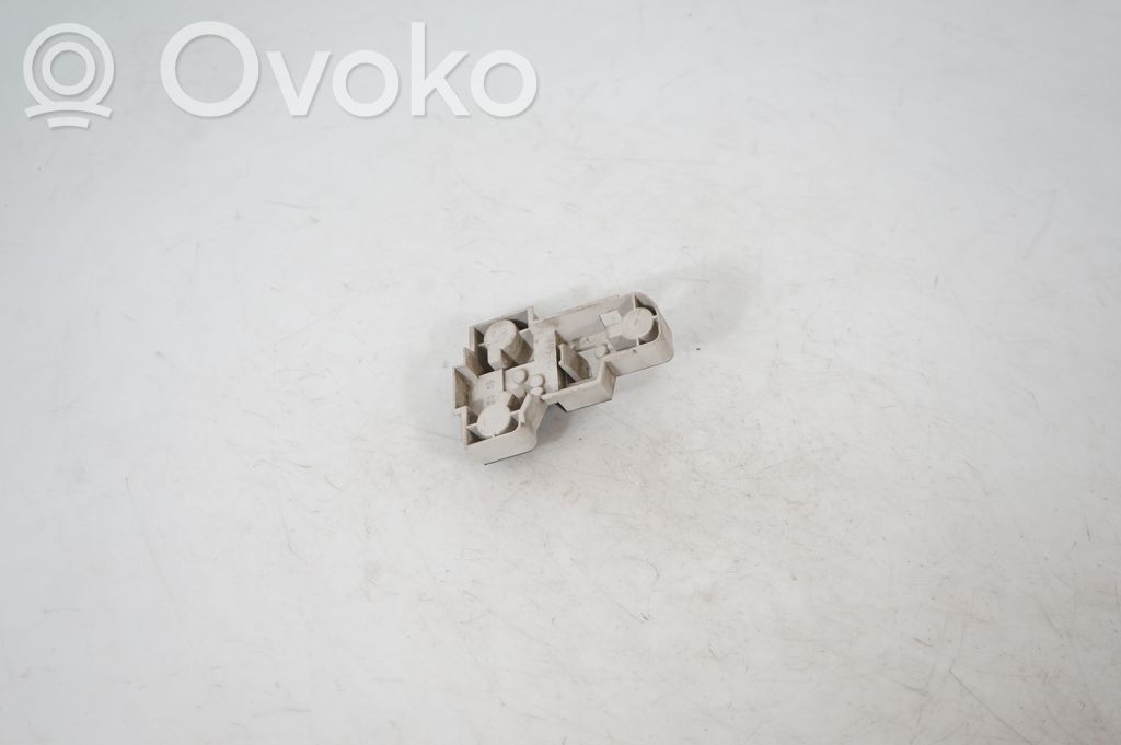 Tail light bulb cover holder (5)