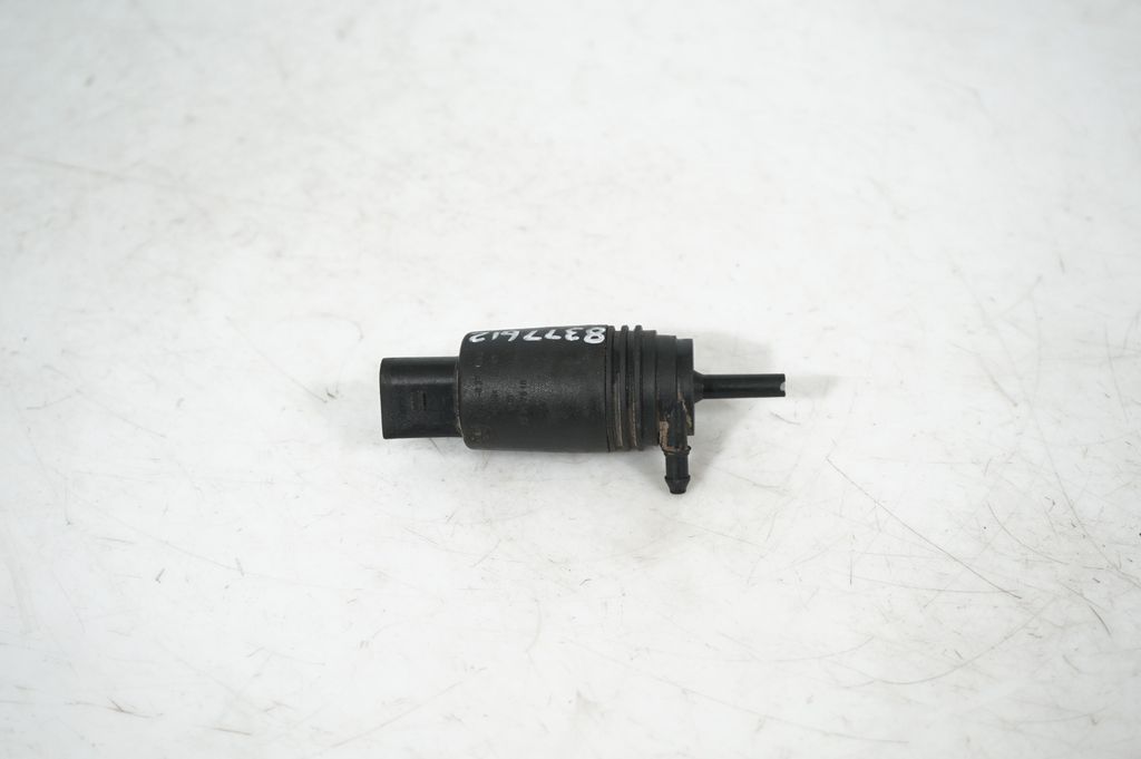 Windscreen/windshield washer pump (3)