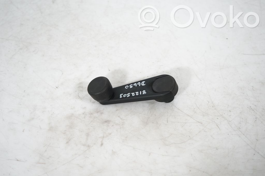 Rear door window winding handle (3)