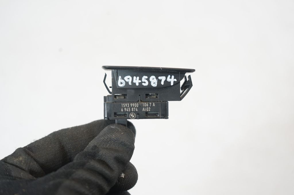 Electric window control switch (8)