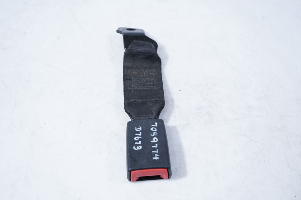 Rear seatbelt buckle