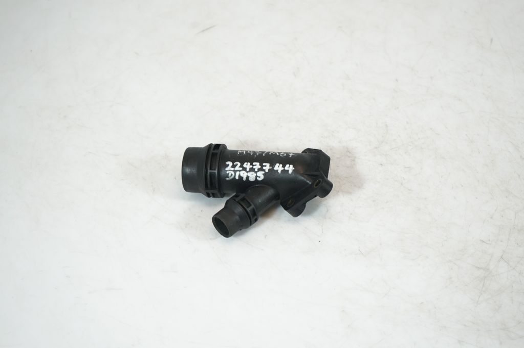 Engine coolant pipe/hose