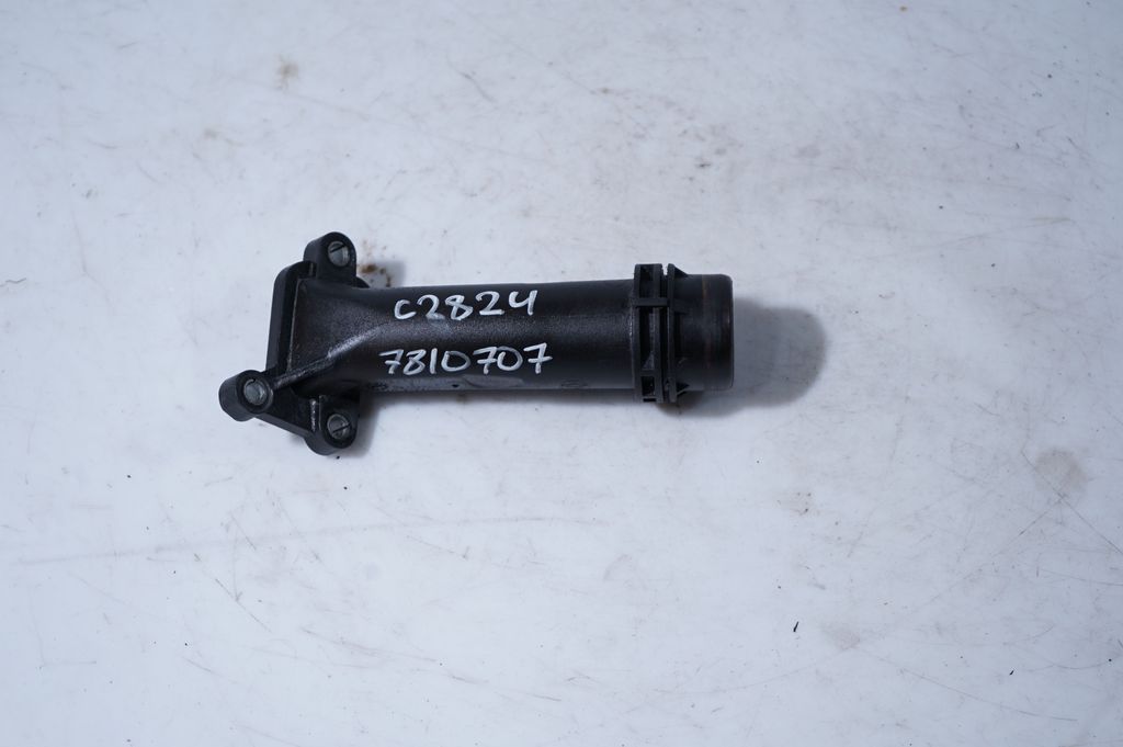 Engine coolant pipe/hose (5)