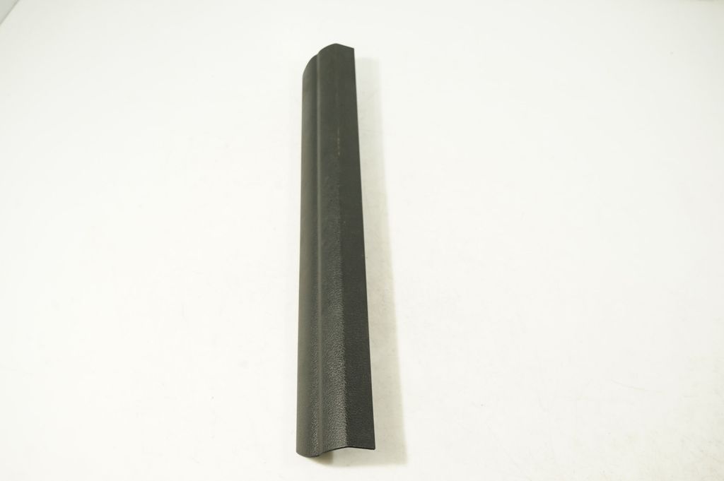 (B) pillar trim (bottom) (2)