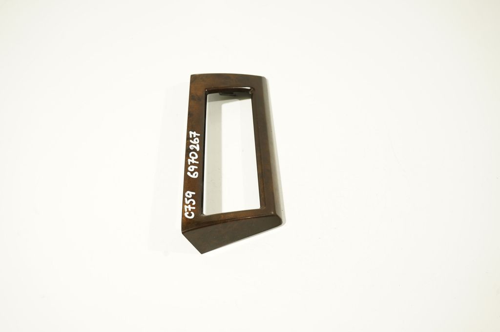 Dashboard glove box trim (4)