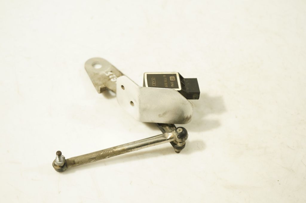 Headlight/headlamp level sensor (2)
