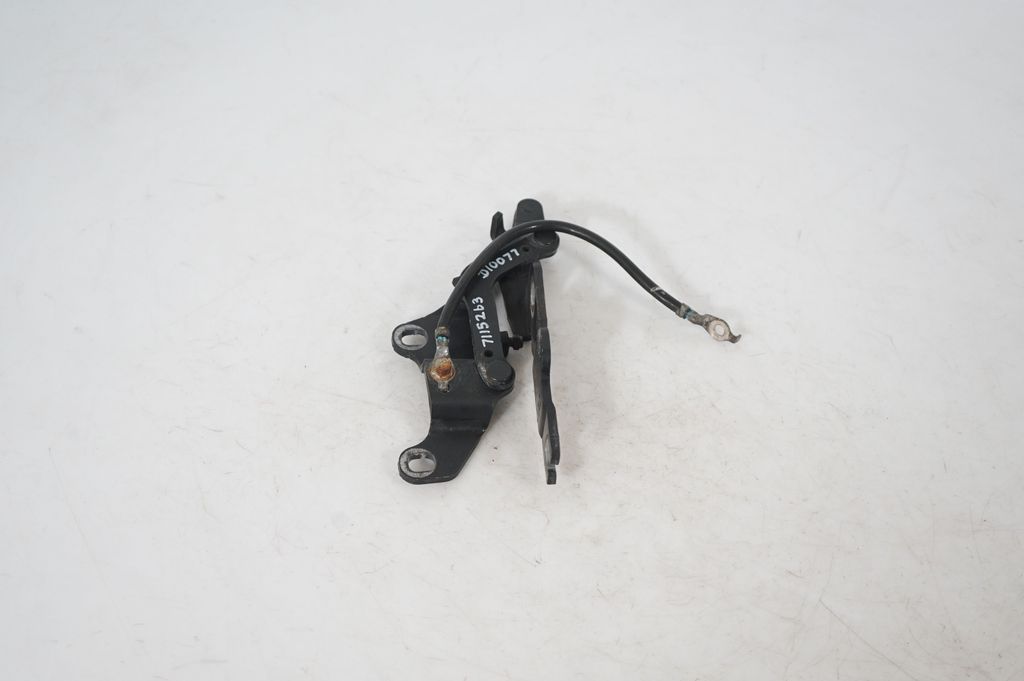 Engine bonnet/hood hinges (4)