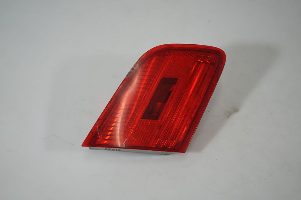 Tailgate rear/tail lights (3)