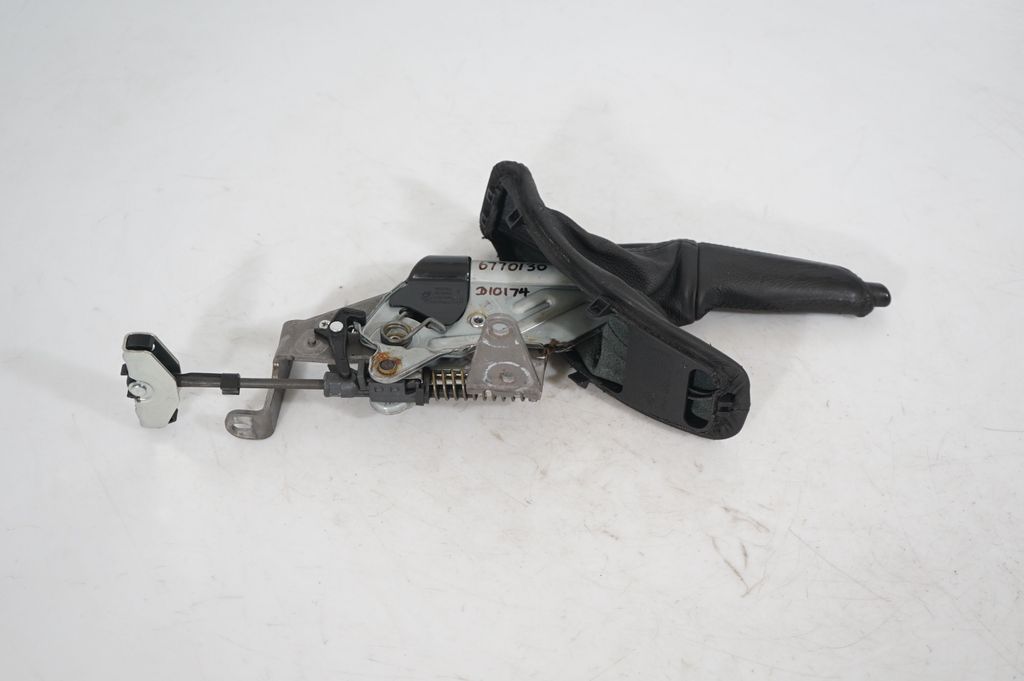 Handbrake/parking brake lever assembly