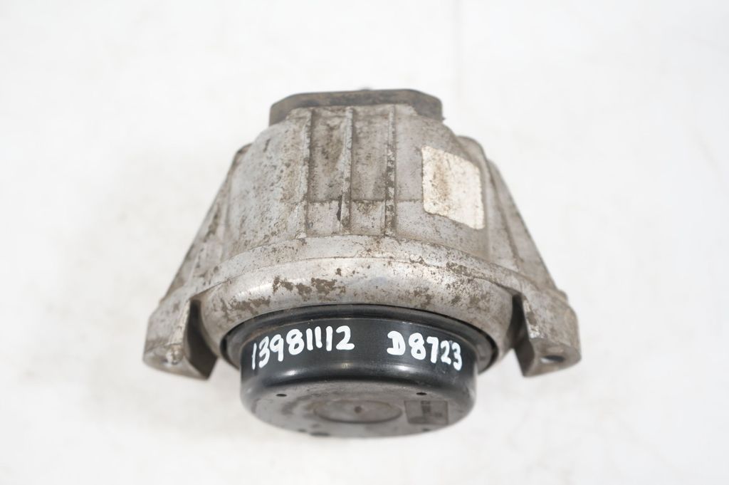 Engine mount bracket (8)