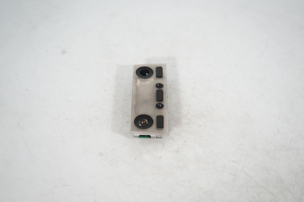 Front seat light (4)