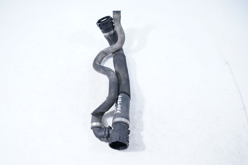 Engine coolant pipe/hose (4)