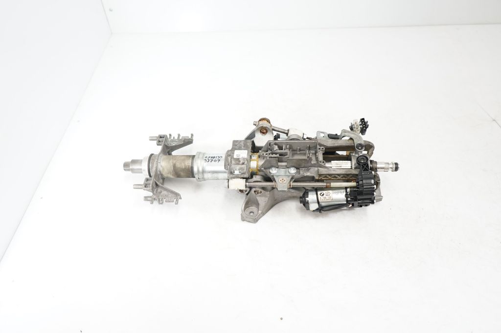 Steering wheel axle set