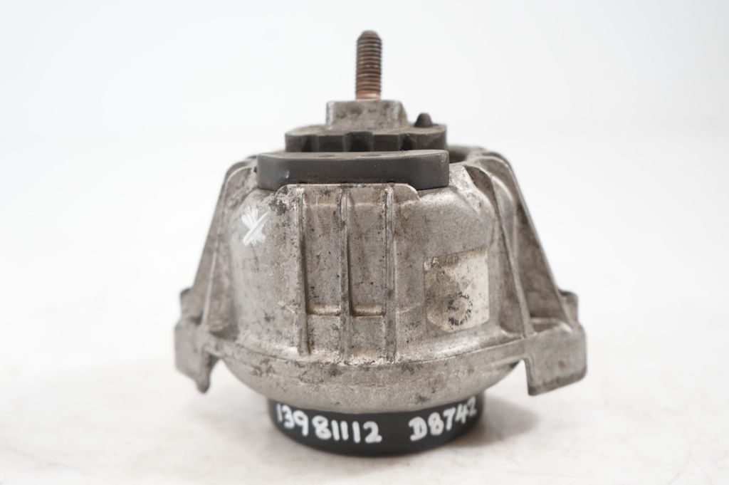 Engine mount bracket (5)