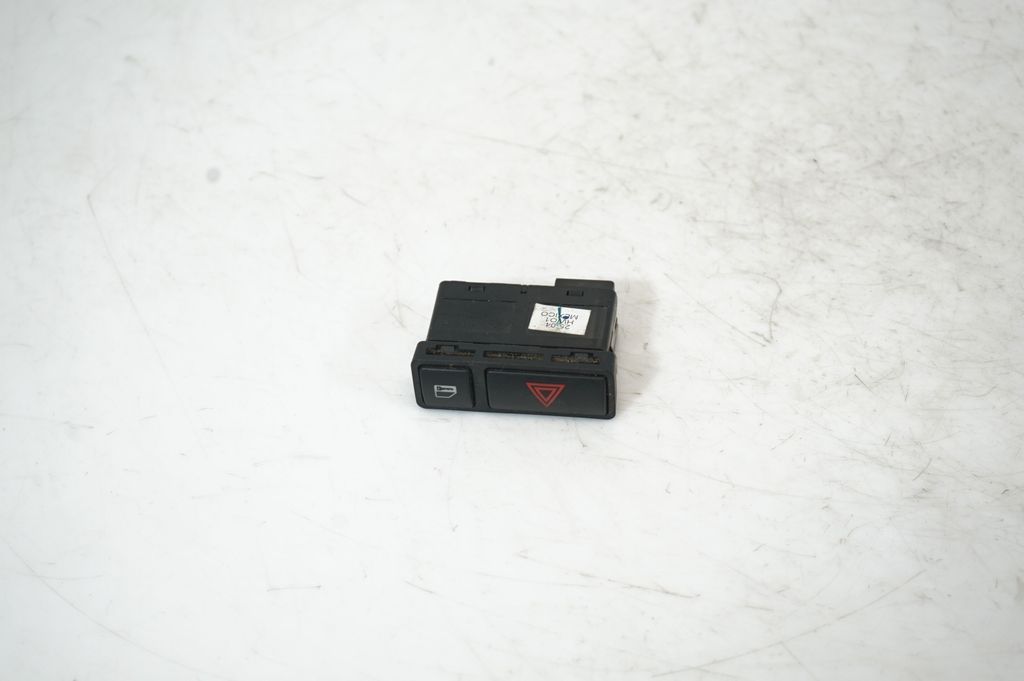 Hazard light switch (5)