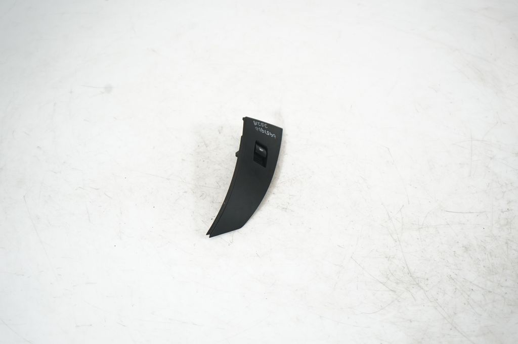 Electric window control switch (3)