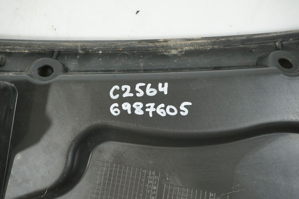 Wiper trim (9)