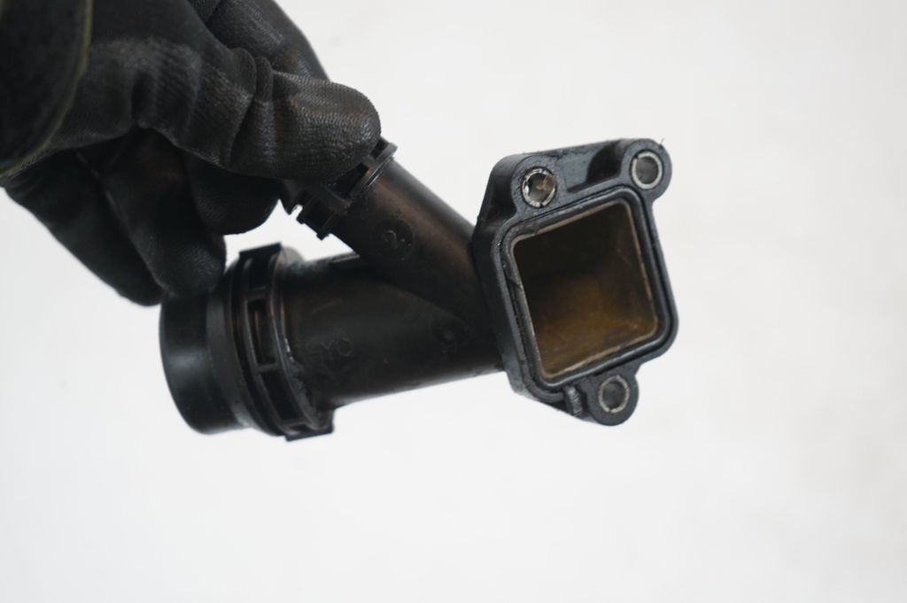 Engine coolant pipe/hose (6)