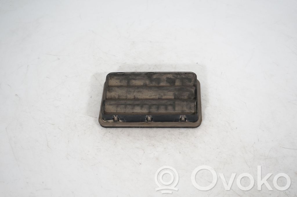 Quarter panel pressure vent (5)