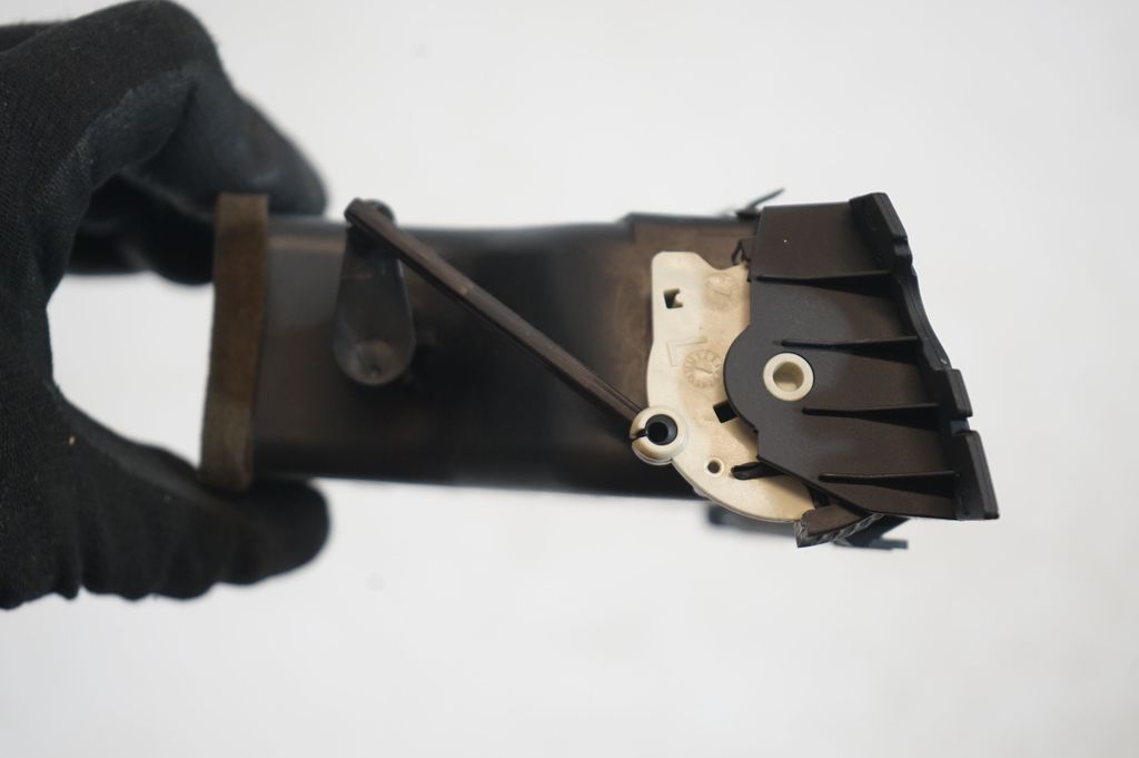 Dashboard side air vent grill/cover trim (6)