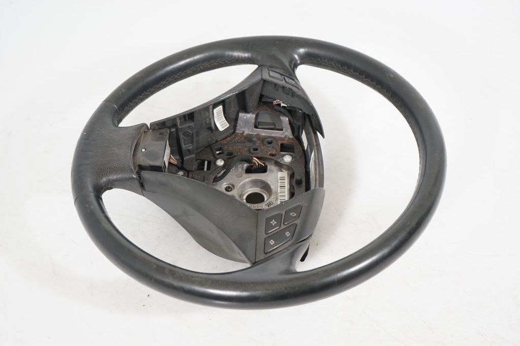 Steering wheel (2)