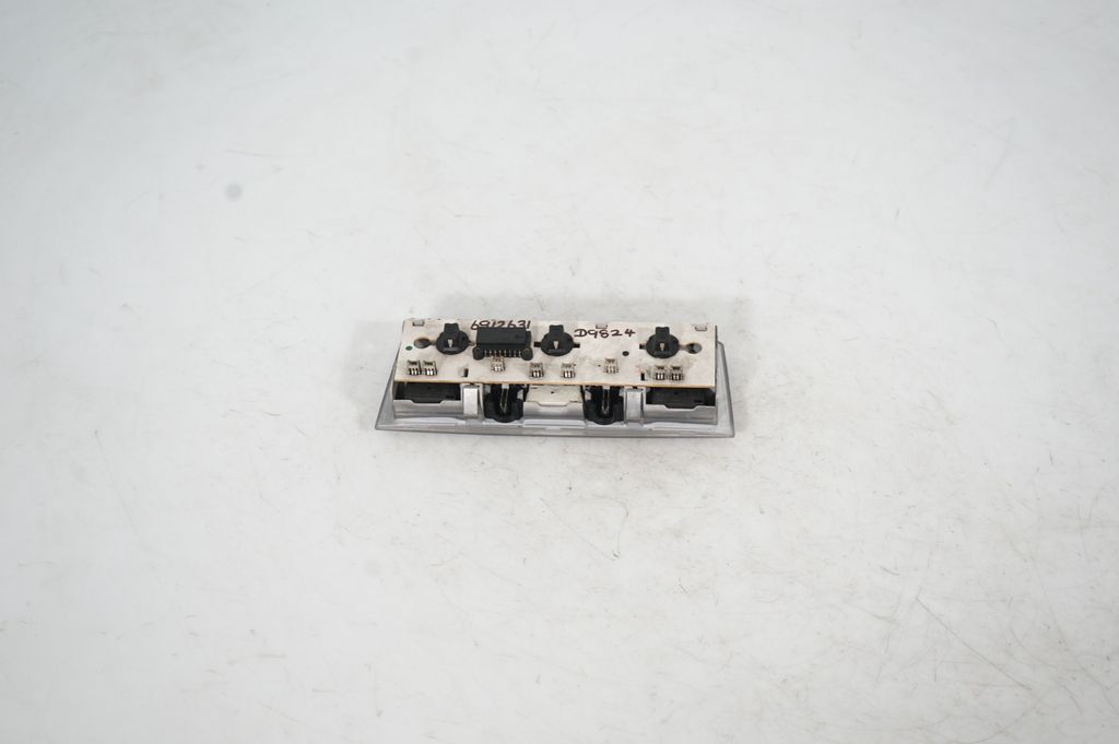 Front seat light (5)