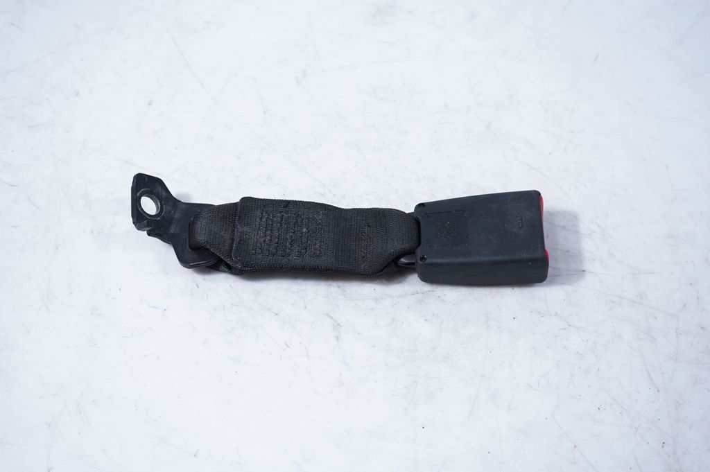 Rear seatbelt buckle (5)