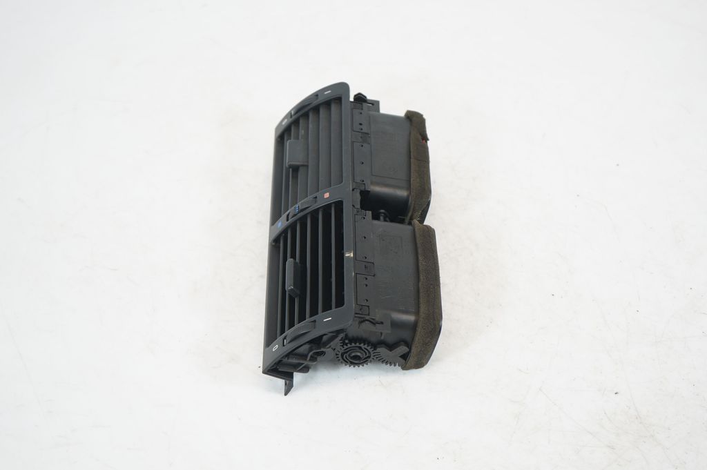 Dash center air vent grill (2)