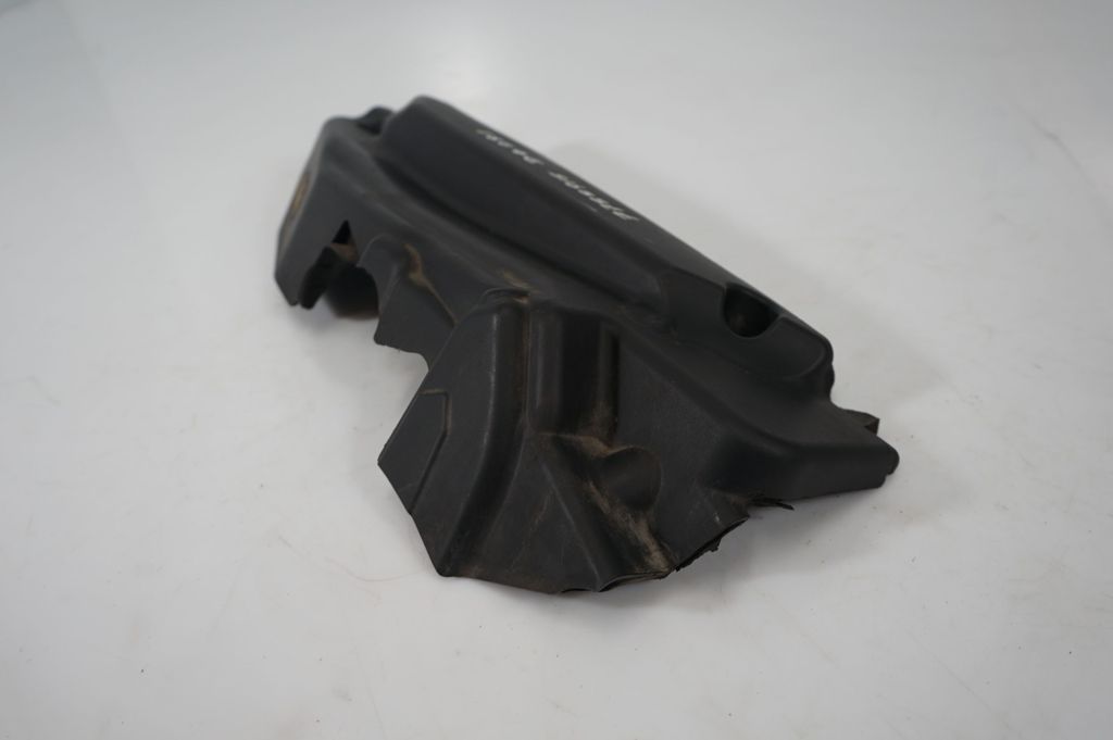 Engine cover (trim) (6)