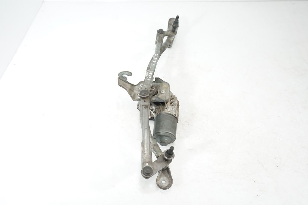 Front wiper linkage and motor (2)