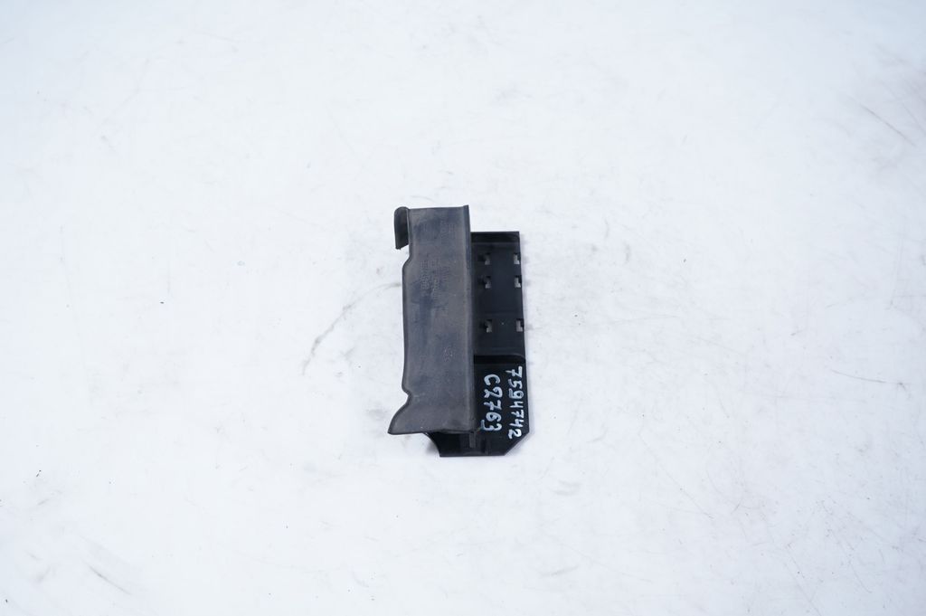 Radiator support slam panel bracket (2)